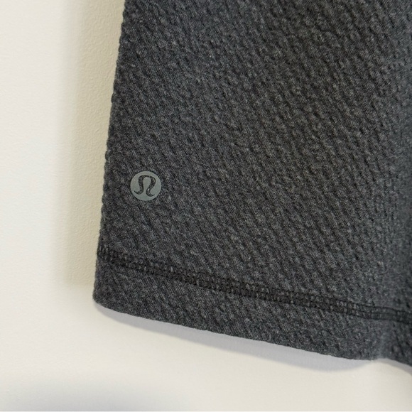 Lululemon At Ease Short 5.5" Heathered Black / Black Size Medium - Picture 3 of 4